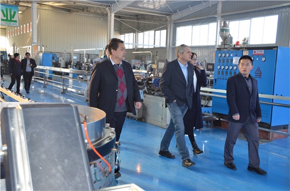 20170225205646992002