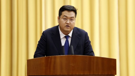 集团董事长王浩宇参与甘肃省推进民营经济高质量发展大会并作代表讲话